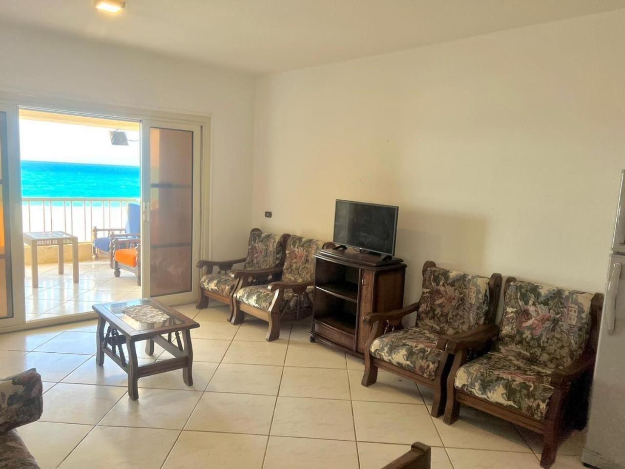 Beachfront Chalet In Green Beach, North Coast El Alamein Rum bild