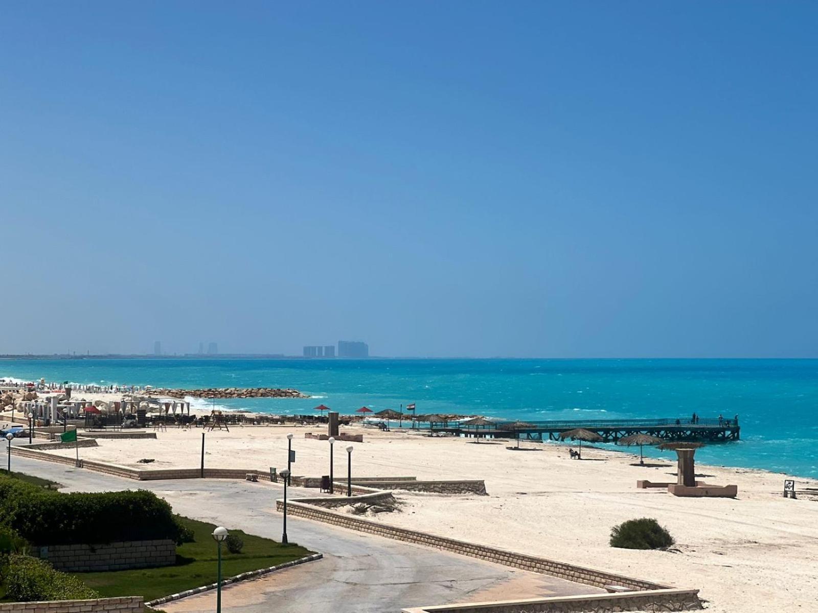 Beachfront Chalet In Green Beach, North Coast El Alamein Exteriör bild