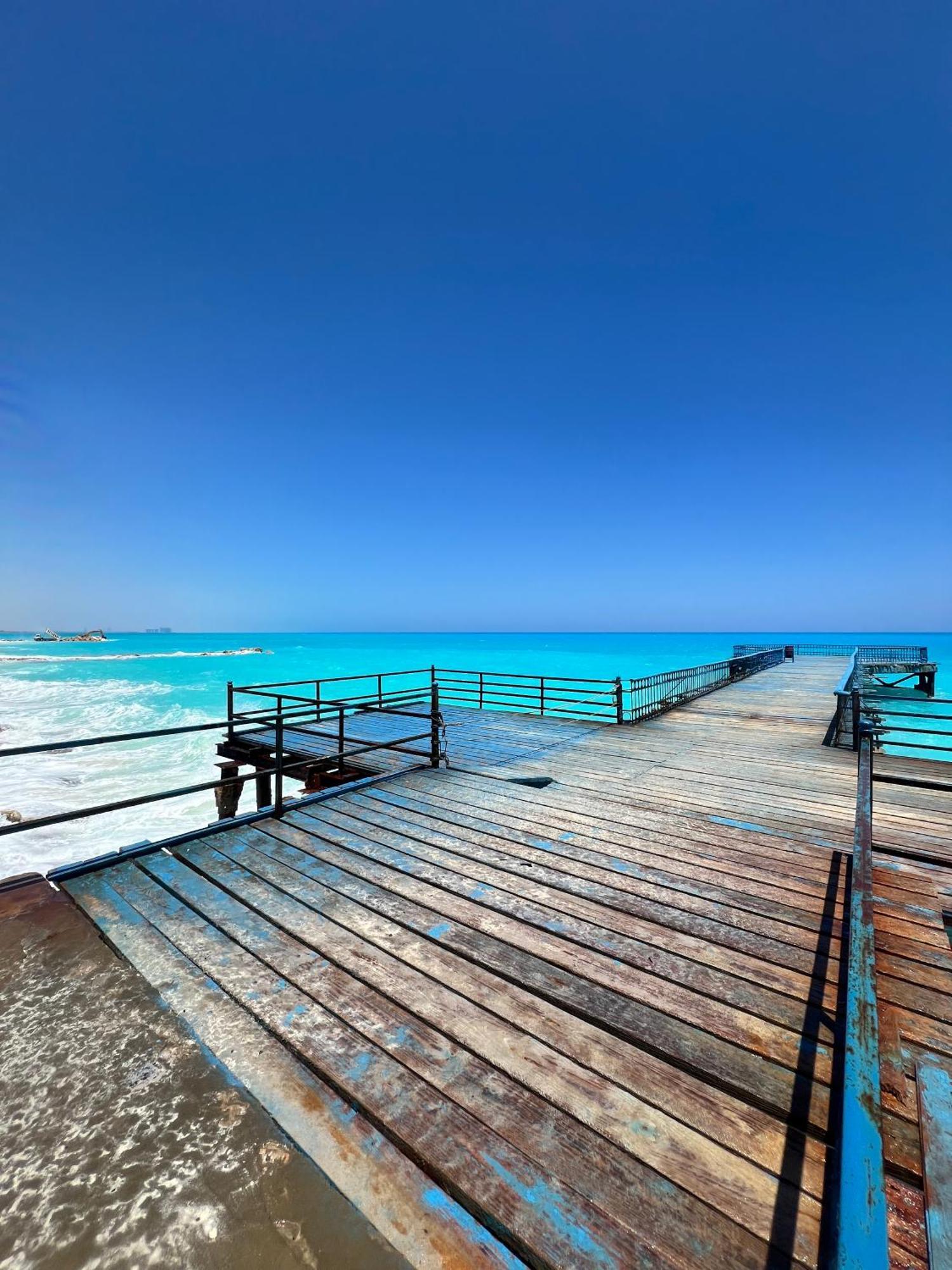 Beachfront Chalet In Green Beach, North Coast El Alamein Exteriör bild