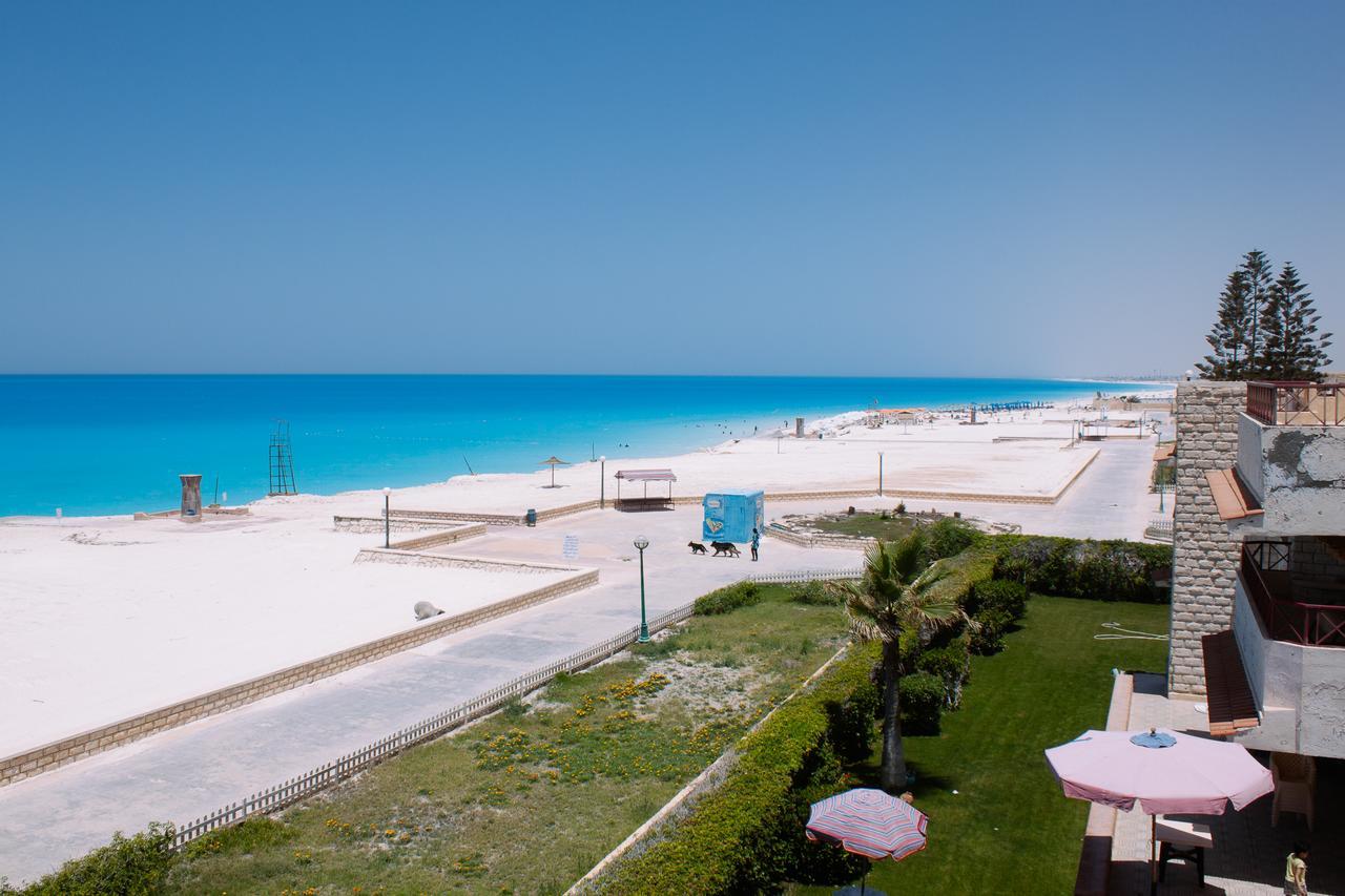 Beachfront Chalet In Green Beach, North Coast El Alamein Exteriör bild